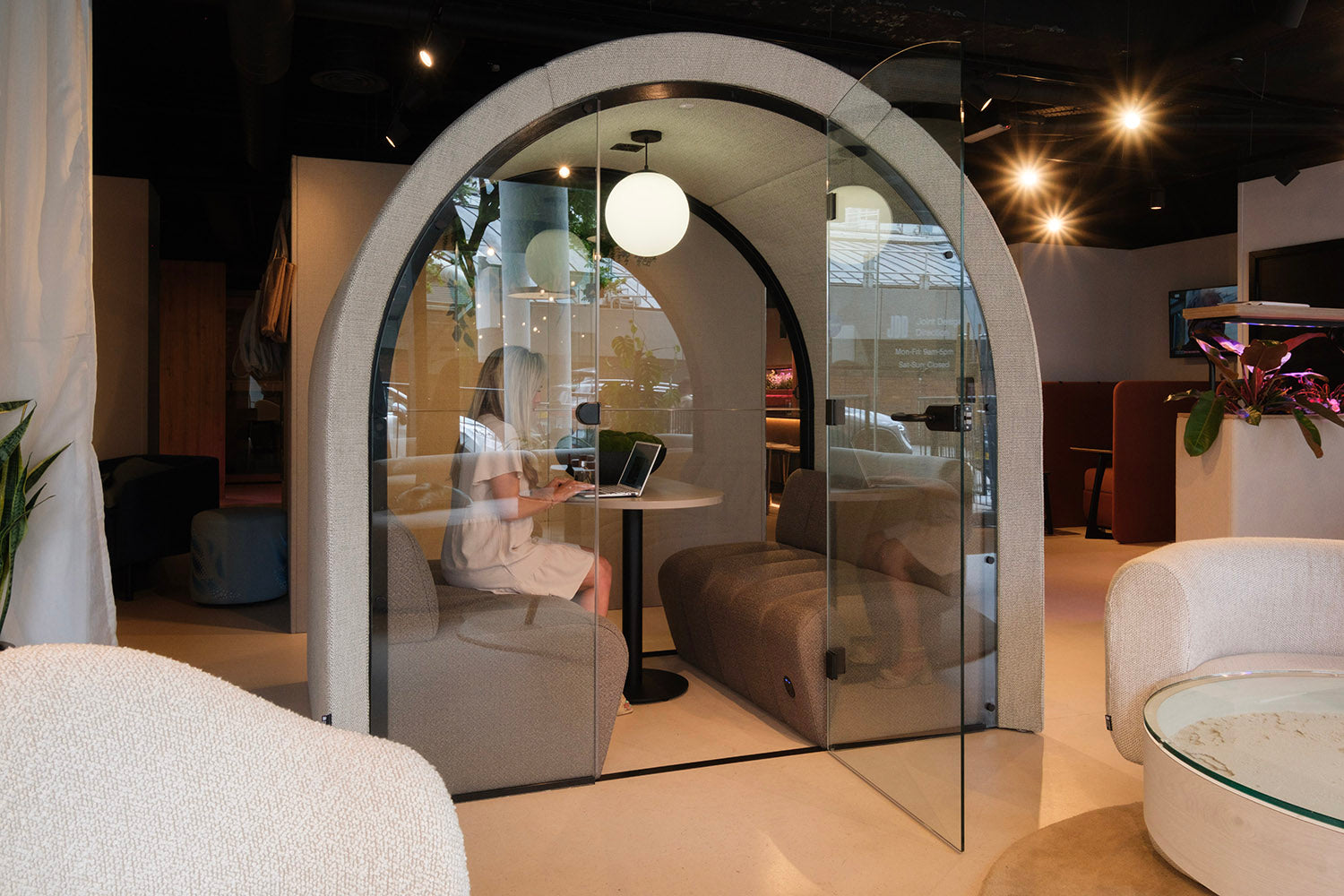 jdd archie meeting pod with glass door
